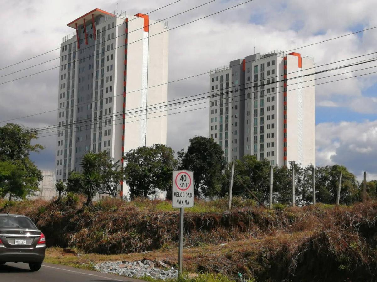 Boho Chic, Apart- Condo Cerca De Sjo Intl Airport 에레디아 외부 사진